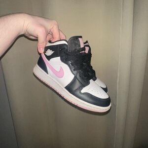 Nike Air Jordan 1 Mid GS 'White Light Arctic Pink' sneakers size 4Y